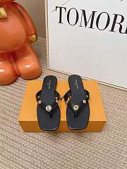 Louis Vuitton Gaia Flat Thong - 4