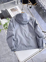Louis Vuitton early release of the 2026 Autumn/Winter new men's reversible jacket grey - 5
