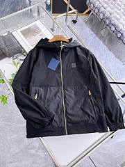 Louis Vuitton early release of the 2026 Autumn/Winter new men's reversible jacket black - 1