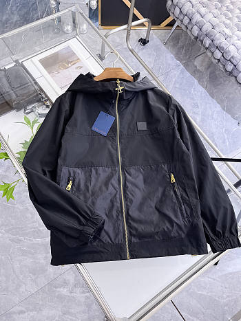 Louis Vuitton early release of the 2026 Autumn/Winter new men's reversible jacket black