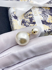Dior Classic Large and Small Pearl Stud Earrings - 5