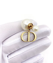 Dior size pearl stud earrings - 2