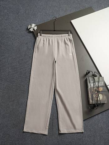 Alo Yoga Accolade Straight Leg Sweatpant