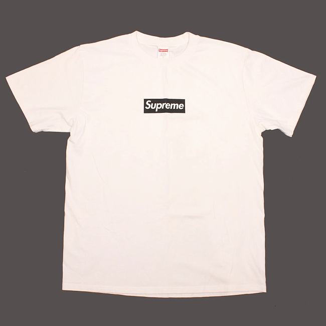 Supreme Box Logo T Shirt with black on box - 1