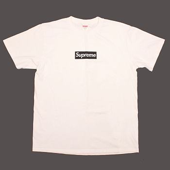 Supreme Box Logo T Shirt with black on box